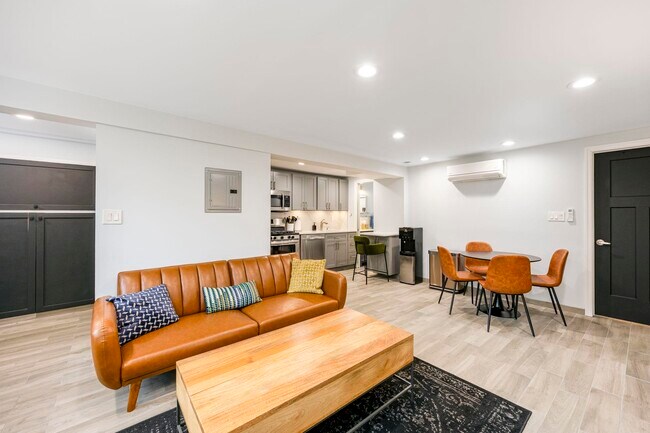 Building Photo - 294 4th St