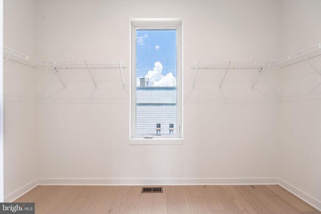 Building Photo - 3029 Bridgeview walk
