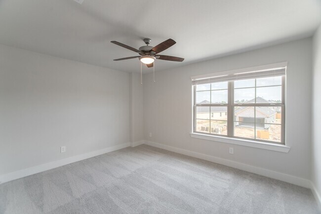Building Photo - 10530 Preserve Wy