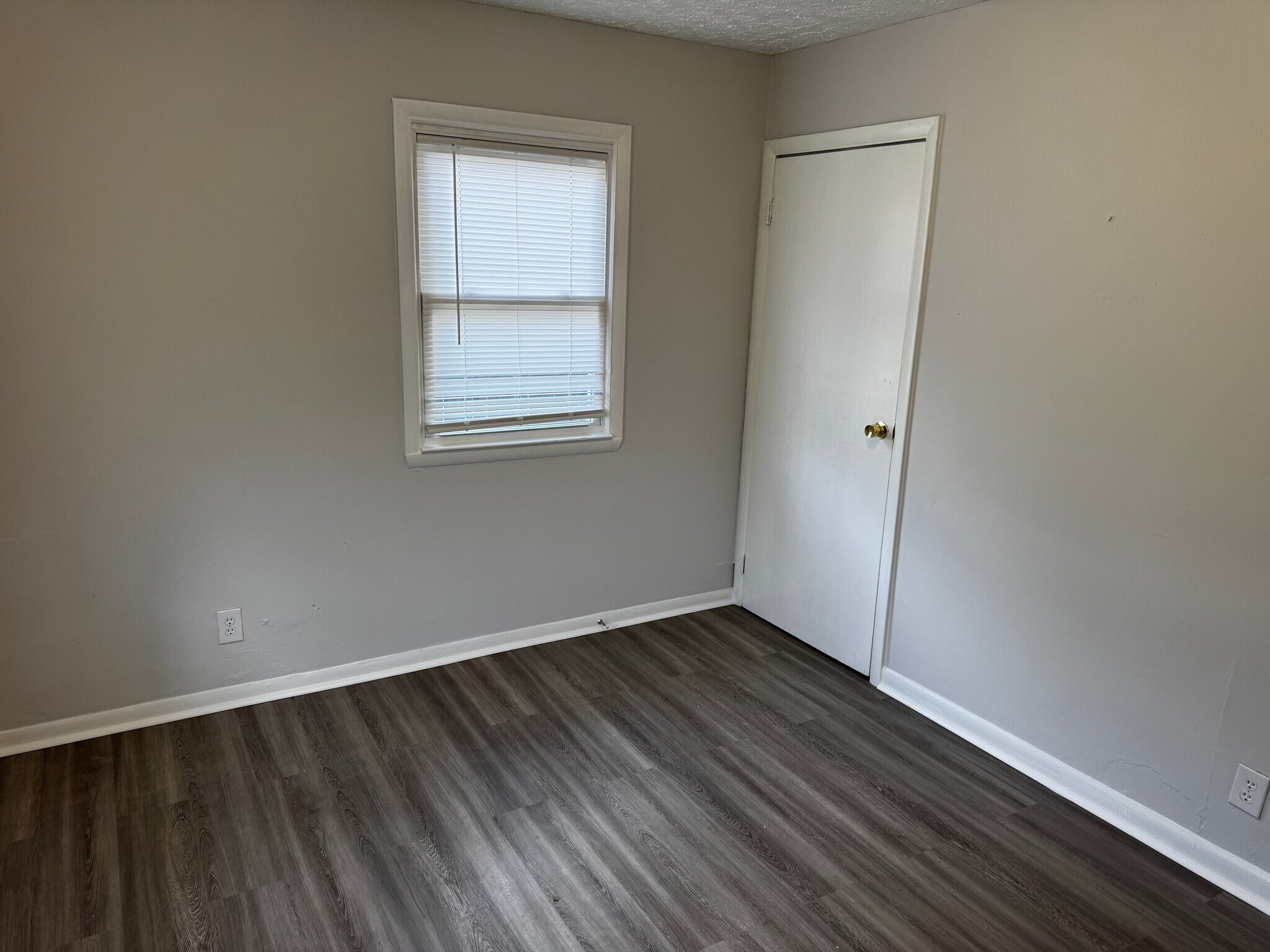 Building Photo - 4076 Prescott Ave