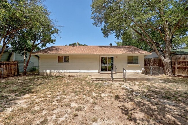 Building Photo - 6109 Glen Meadow Dr