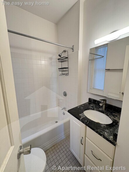 Building Photo - 339 Broadway