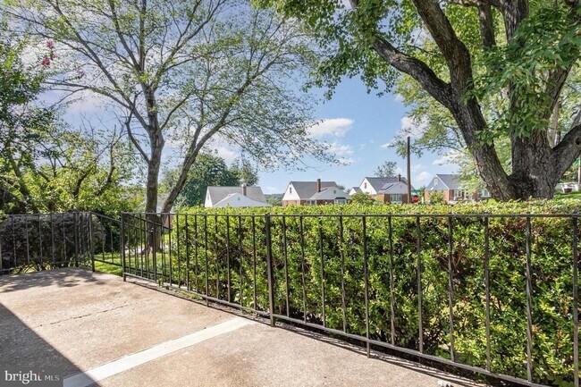 Building Photo - Renovated Rancher for rent in Rosedale!