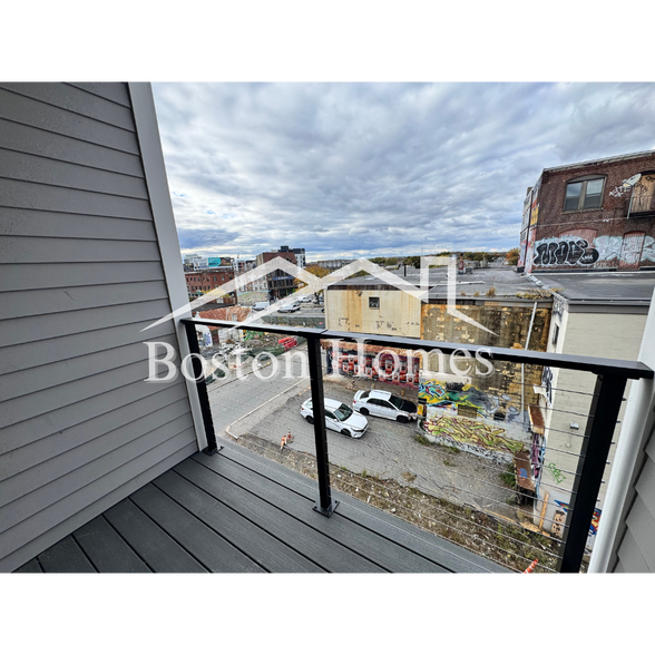 Building Photo - 16 Highgate St