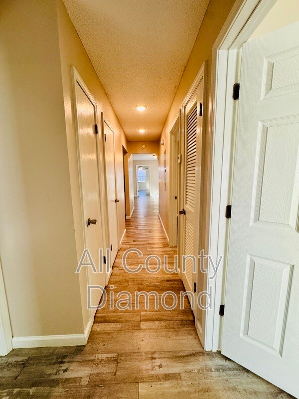 Building Photo - 167 Lauren Ln