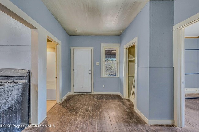 Building Photo - 1019 S Webster Ave