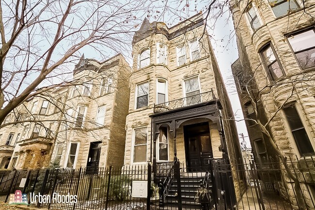 Primary Photo - 931 W Newport Ave