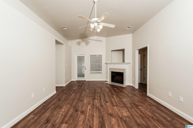 Building Photo - 6916 Meadow Ridge Dr
