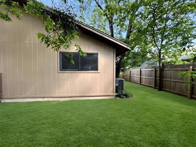 Building Photo - 7600 St Amant Pl