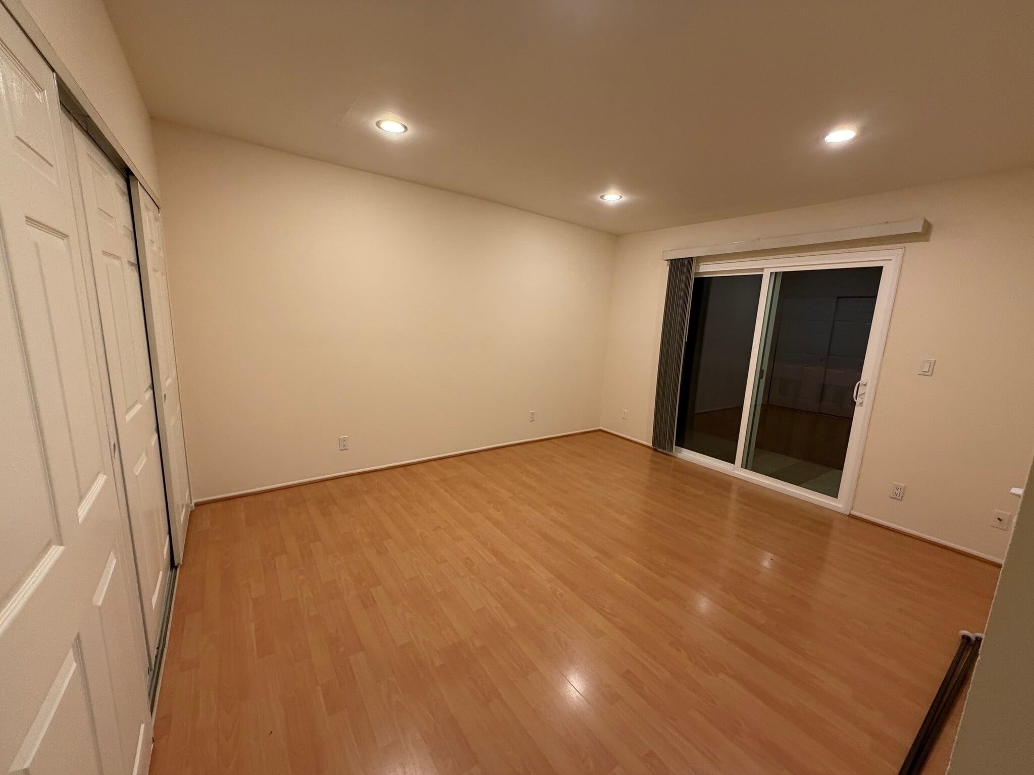 Building Photo - 1523 E Windsor Rd