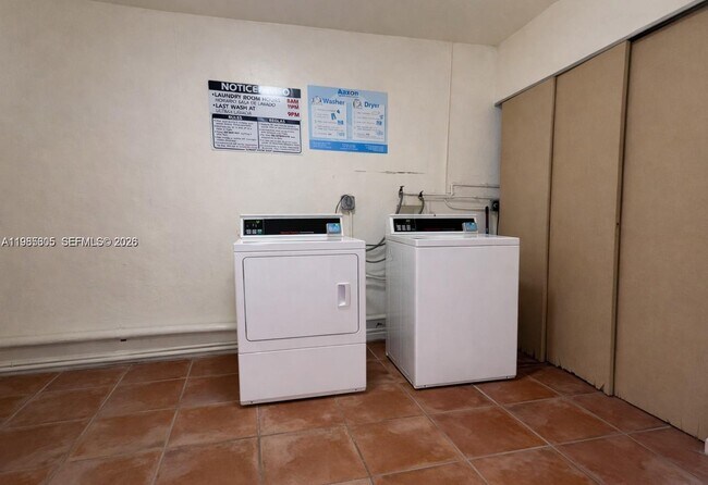 Building Photo - 9467 SW 76th St