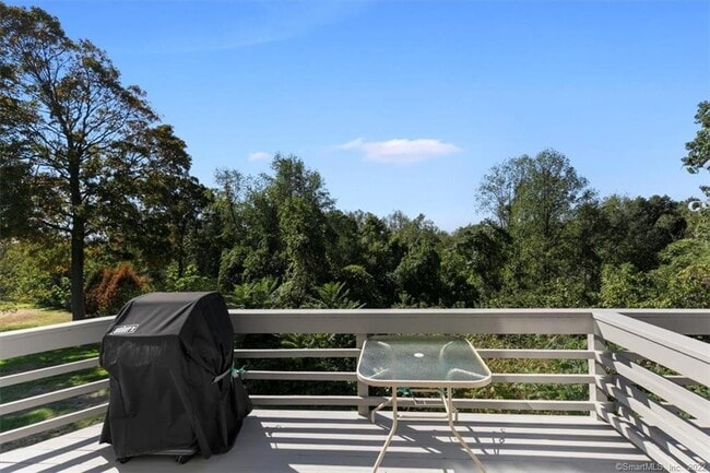 Building Photo - 675 Townsend Ave