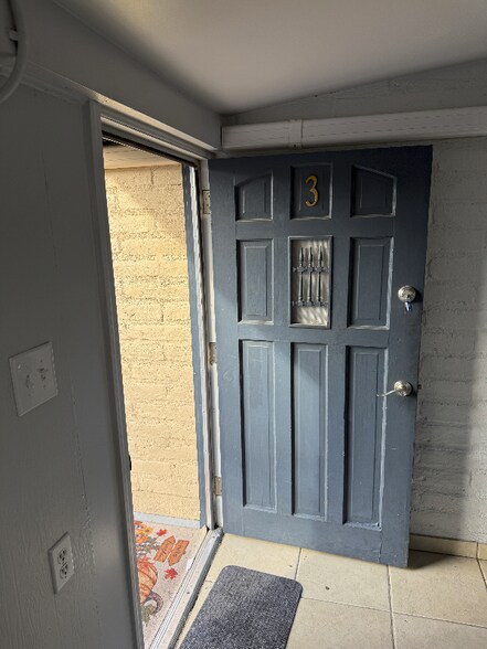 Building Photo - 4240 N 4th Ave