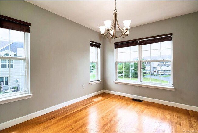 Building Photo - 2402 Rockledge Ct