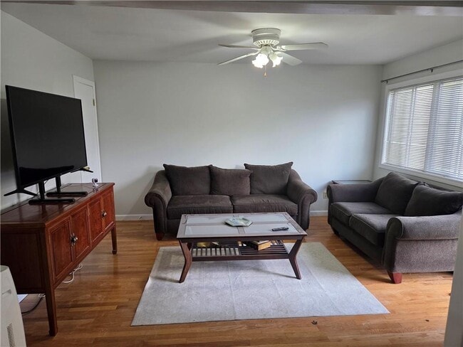 Building Photo - 15 Meadowview Ter