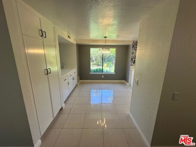 Building Photo - 6501 Bradley Pl