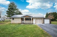 Building Photo - Charming 3-Bedroom Ranch Home for Rent