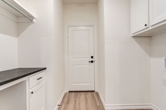 Building Photo - AVAILABLE FOR PRELEASE - 3 Bedroom Townhome in Escondido - Frenship ISD