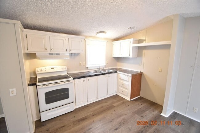 Building Photo - 7515 Symmes Rd