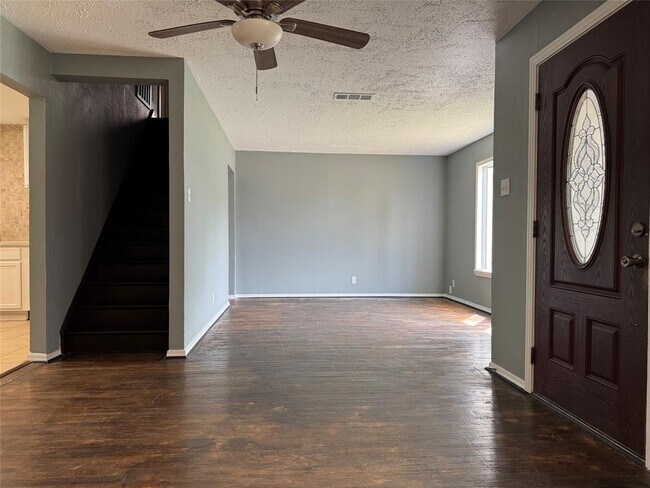 Building Photo - 3811 Florinda St