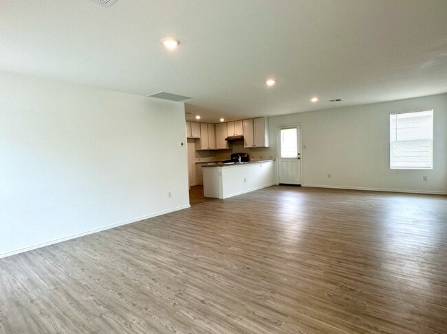 Living Room - 211 Presidio Pl