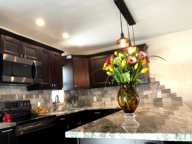 Building Photo - 4300 N Ocean Dr