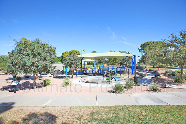 Building Photo - 1512 W Jacinto Ave