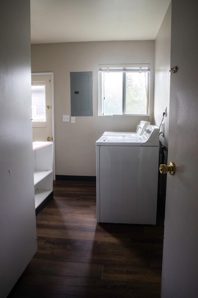 Building Photo - Harold Street Triplex