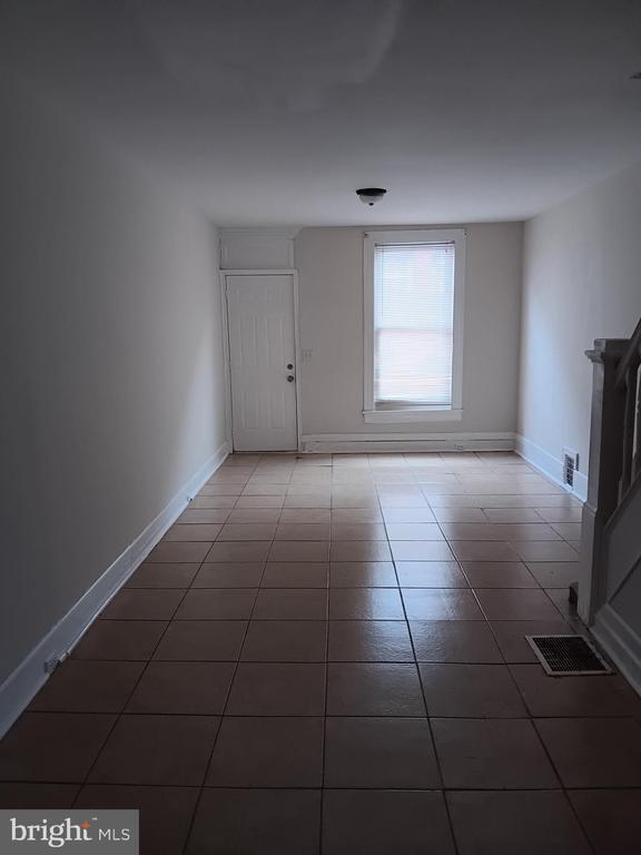 Building Photo - 117 N Glover St