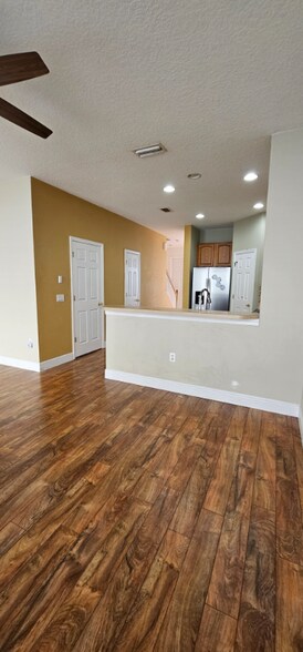 Building Photo - 8743 Abbey Ln