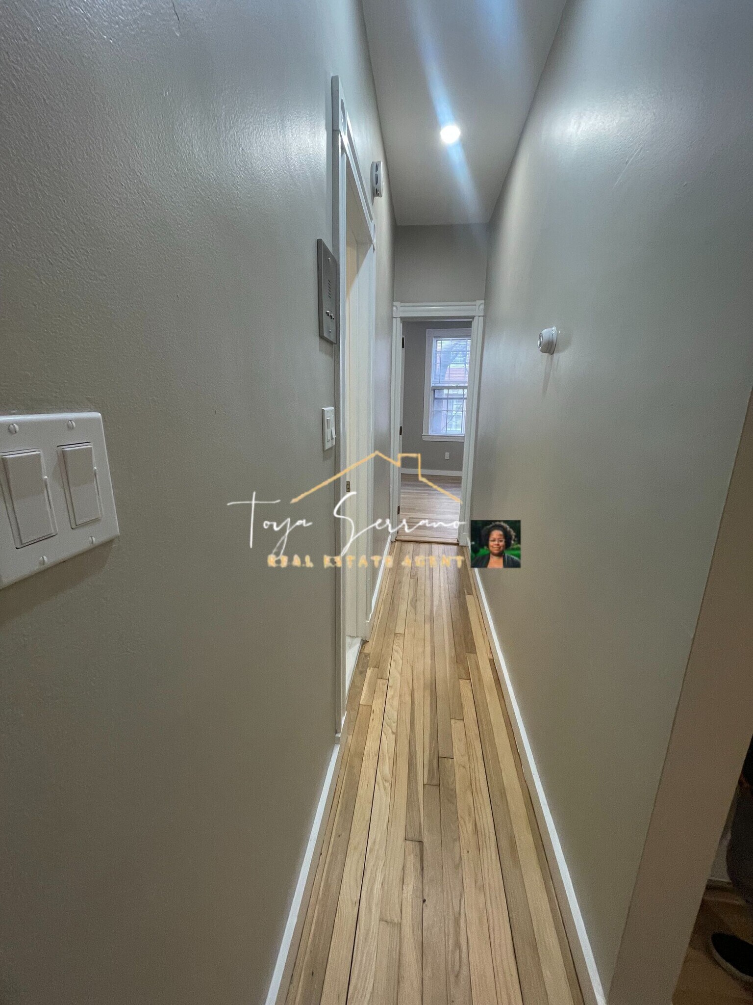 Building Photo - 82 Phillips St