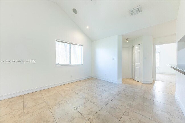 Building Photo - 1155 Coral Club Dr