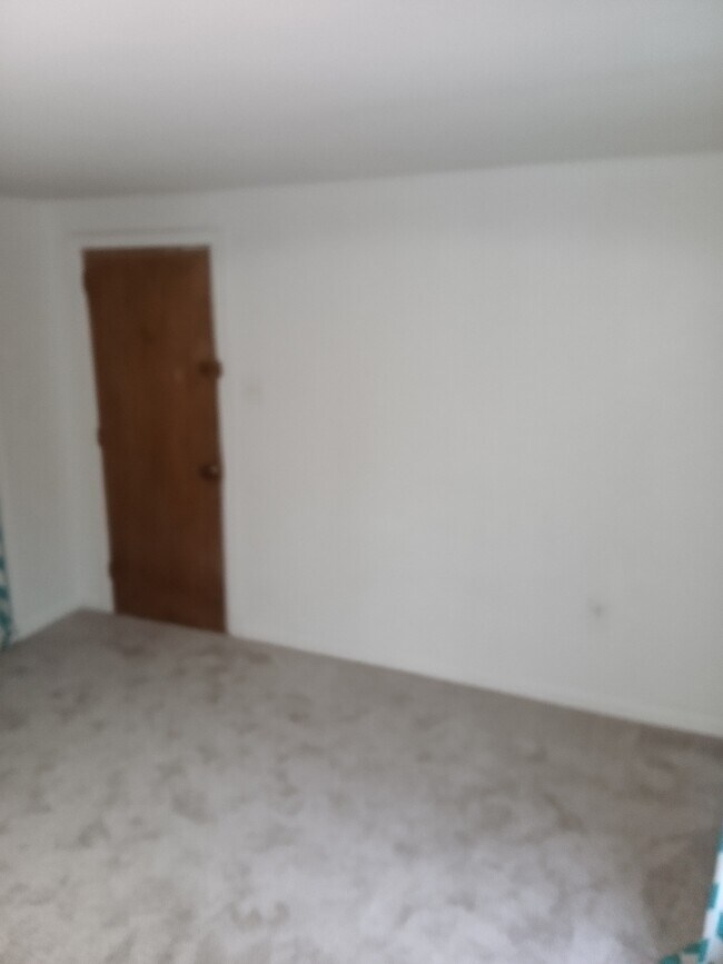 Building Photo - 1857 Janvier Rd