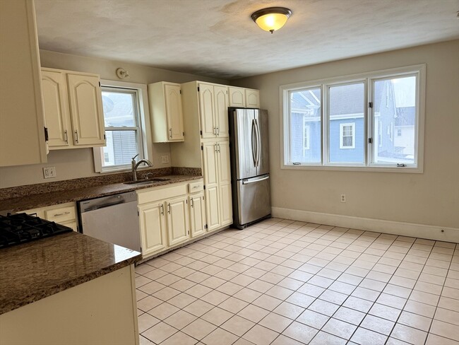 Building Photo - 169 Winthrop Ave