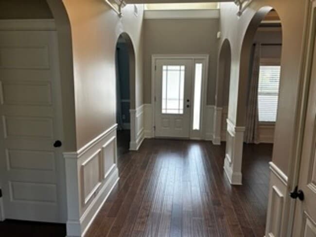 Building Photo - Spacious 5BR/4BA Home in Desirable Lexington Neighborhood – Bright Layout, Great Storage & Prime ...