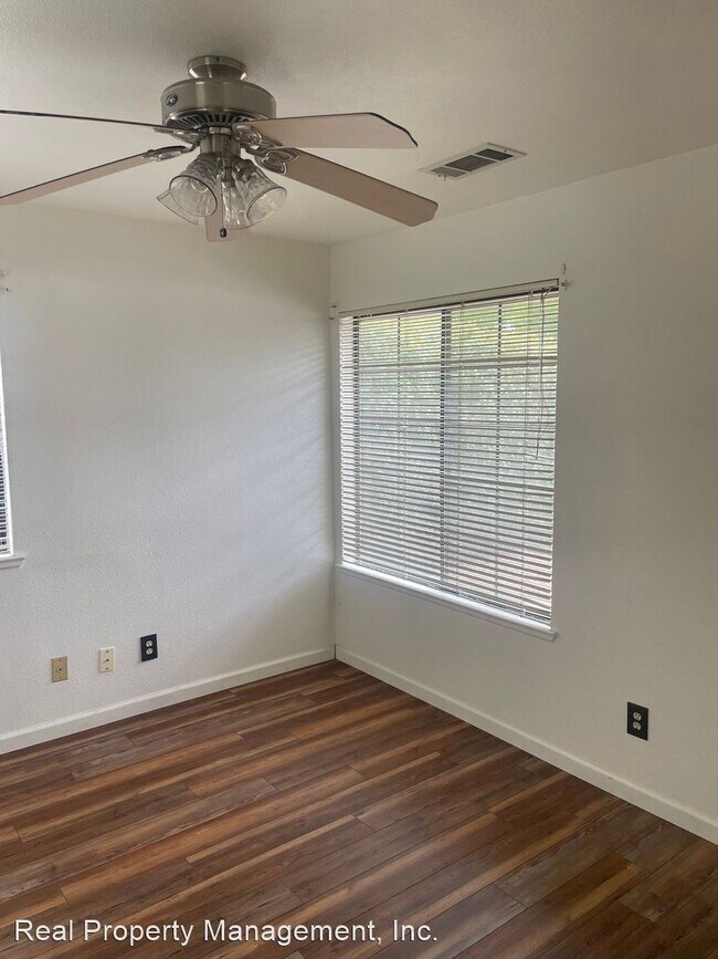 Building Photo - 4 br, 3 bath House - 525 Chancellor Blvd