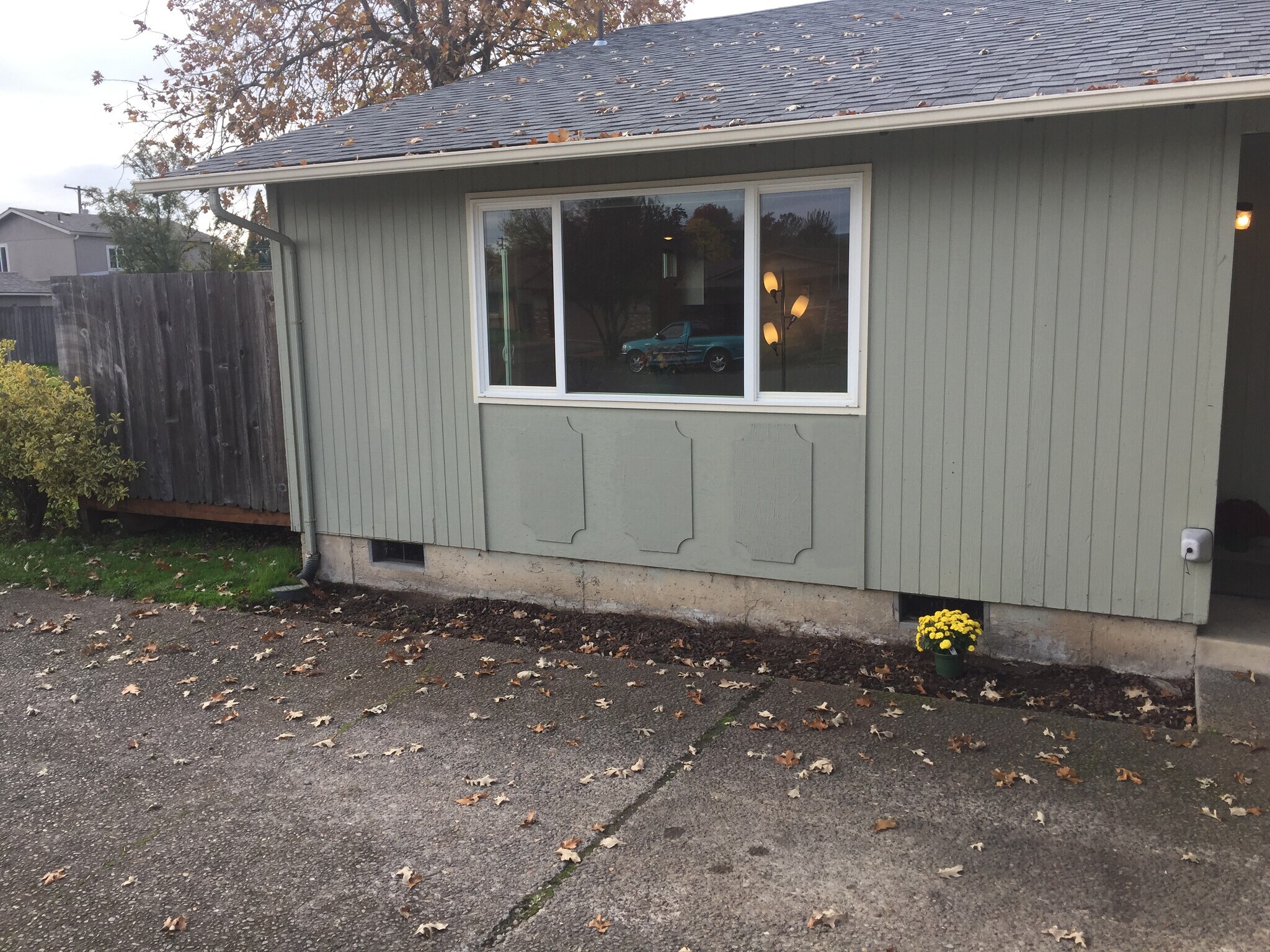 Building Photo - 520 N 38th Pl
