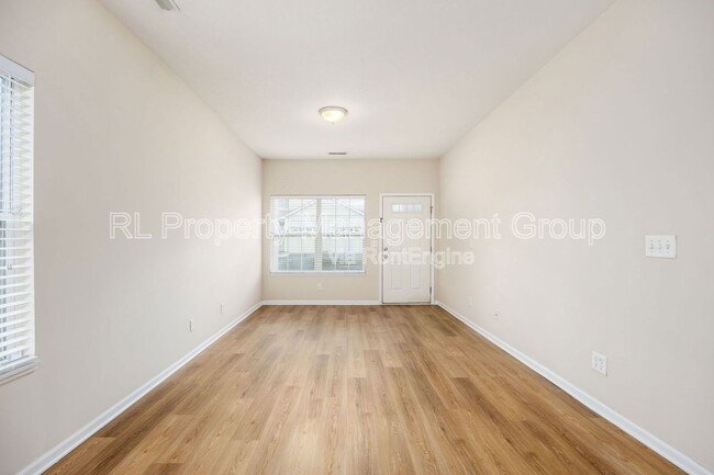 Building Photo - 1273 Grove Dr