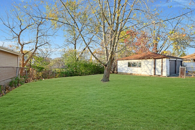 Building Photo - 75 Carthage Ln