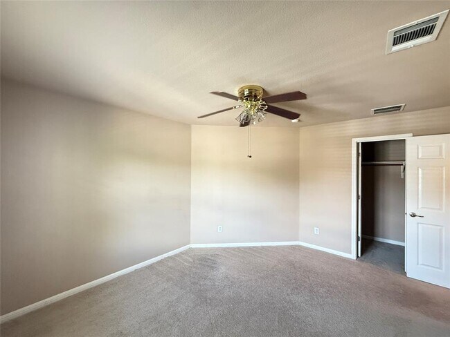 Building Photo - 9301 Castle Pines Dr