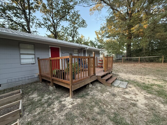 Building Photo - 3251 Crafton St