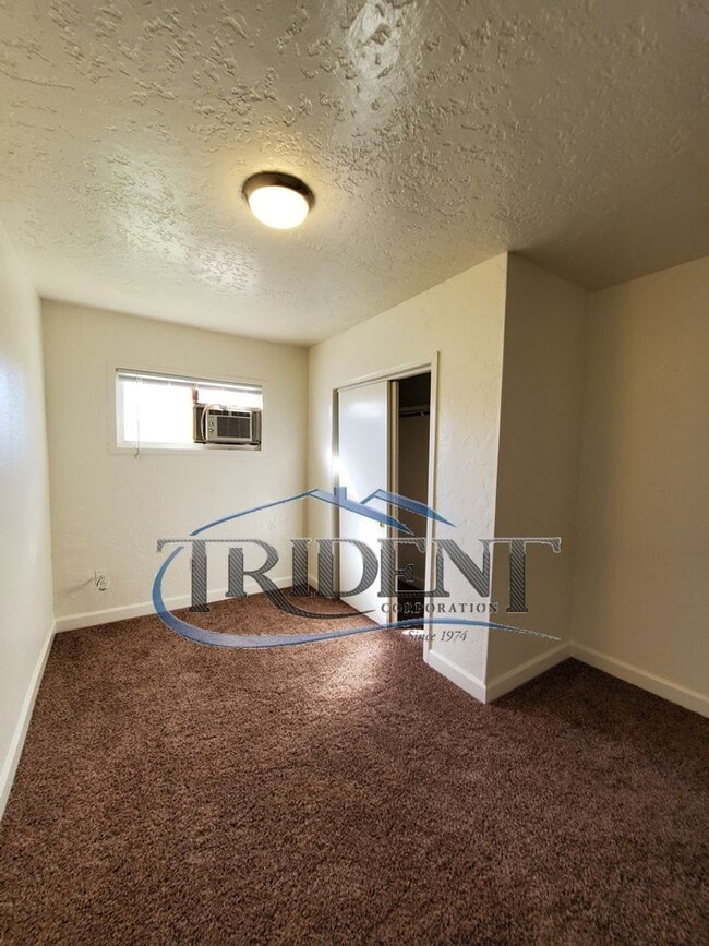 Building Photo - 1825 Sierra Way