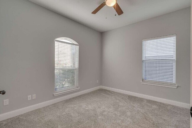 Building Photo - Stunning 3-bedroom, 2-bathroom home on an over-sized lot in Aledo ISD!