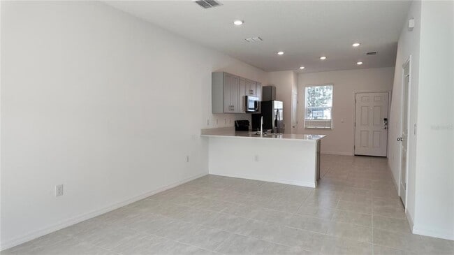 Building Photo - 2937 Skyline Lp