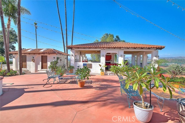 Building Photo - 145 S Vista Grande