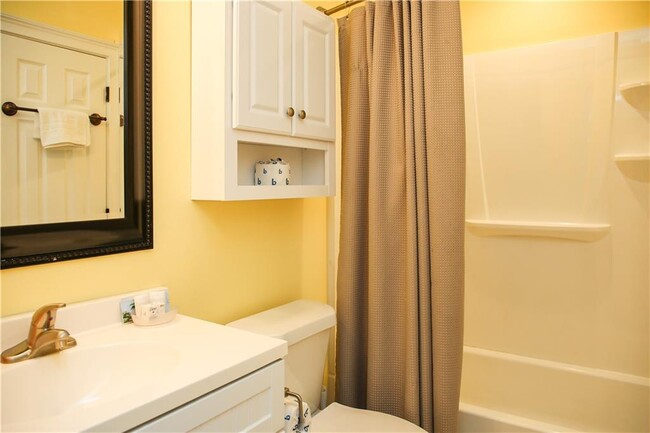 Building Photo - 1000 Sea Island Rd