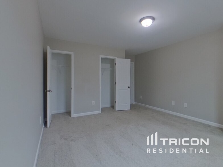 Building Photo - 104 Glazed Springs Ct