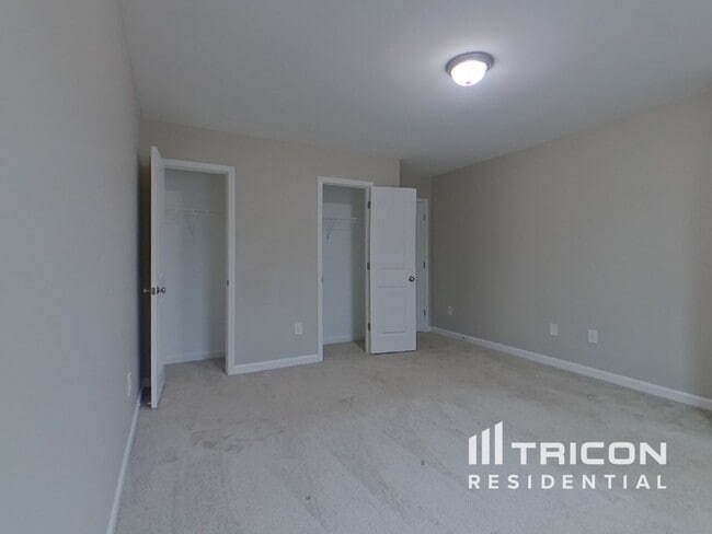 Building Photo - 104 Glazed Springs Ct
