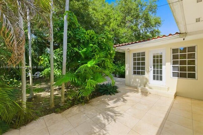 Building Photo - 3300 Segovia St