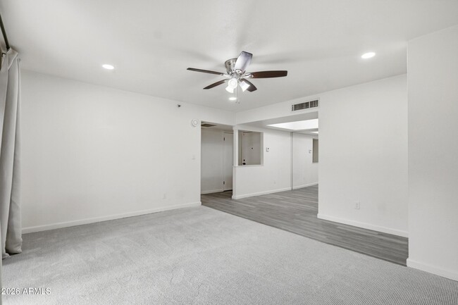 Building Photo - 4444 E Paradise Village Pkwy N